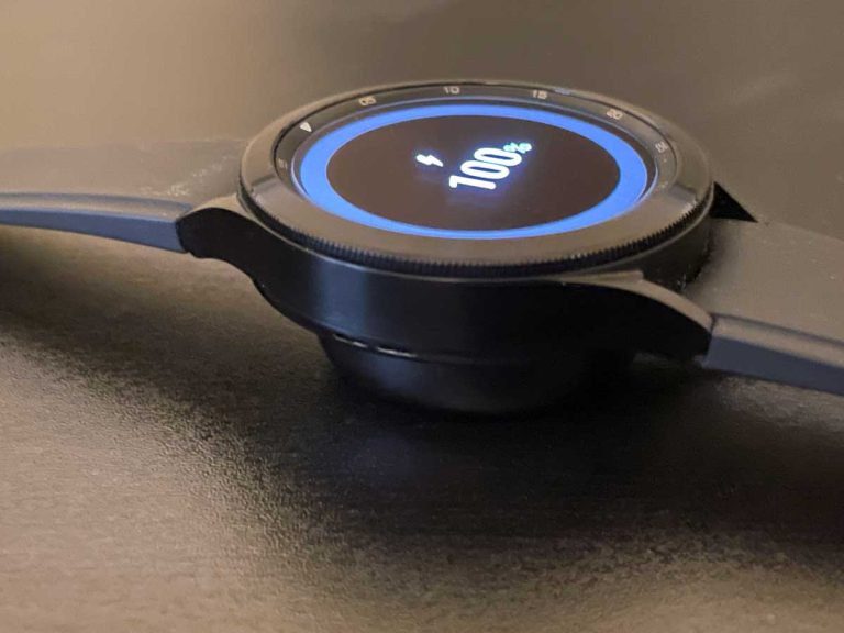 Samsung Galaxy Watch not turning on or shows a black screen? How to fix