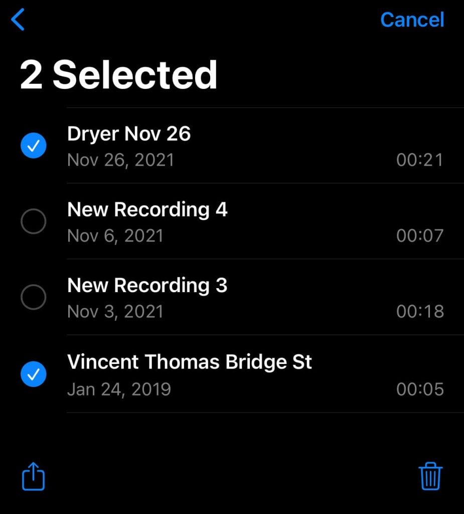 Select more than one voice memo to share or delete on iPhone