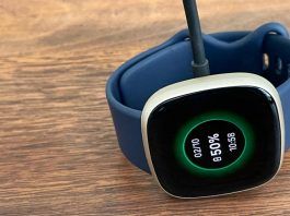 Fitbit smartwatch charging