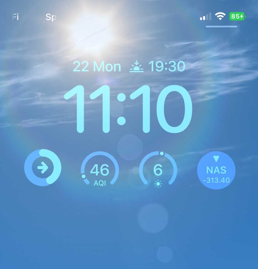 Apple Fitness widget on lock screen showing Move Ring only
