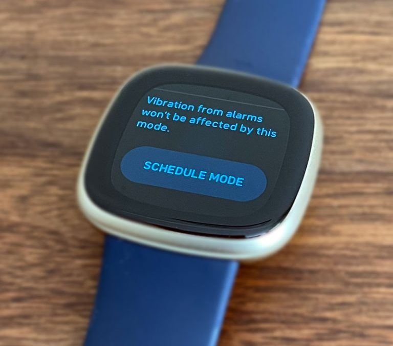 Fitbit doesn't turn on clock when you tap it? Screen wake not working