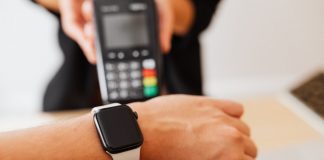 using apple watch to pay